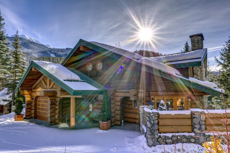 Authentic Ski-In/Out Whistler Chalet - Whistler, Canada