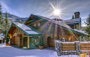 Authentic Ski-In/Out Whistler Chalet - Whistler, Canada