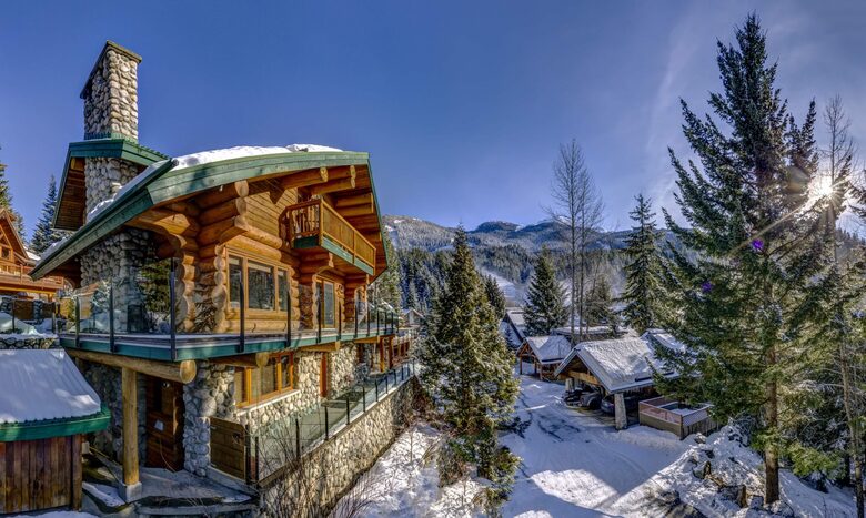Authentic Ski-In/Out Whistler Chalet - Whistler, Canada
