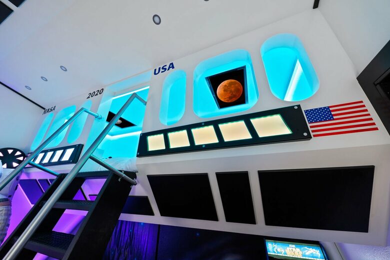Space-themed bunk room