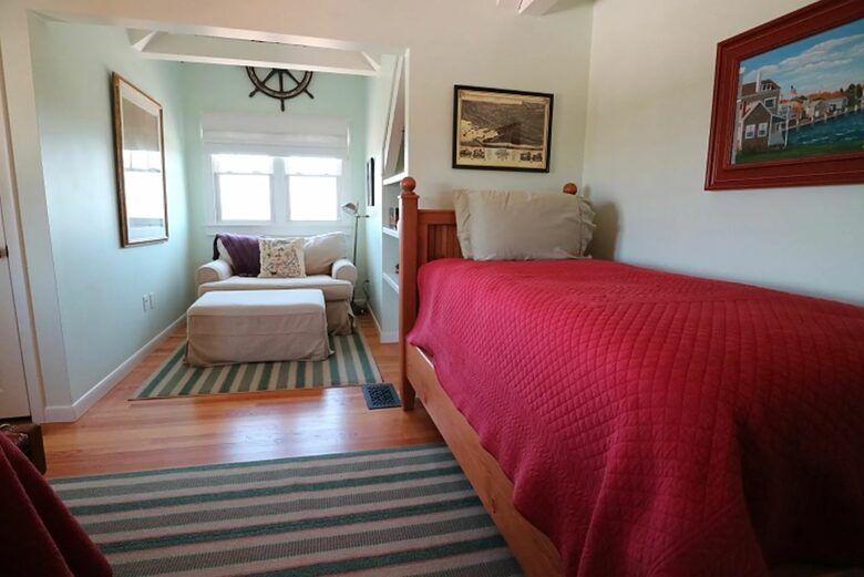 Guest room