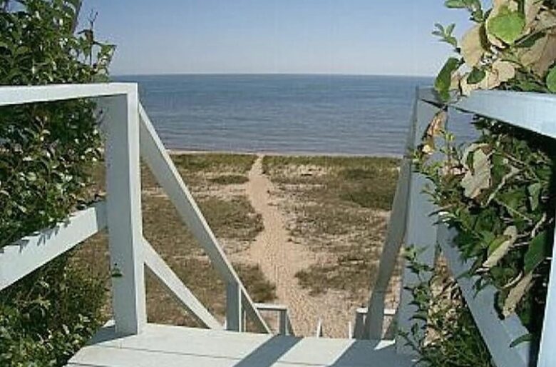 Access to the beach