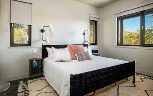 Guest bedroom