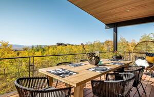 Outdoor dining with mountain views