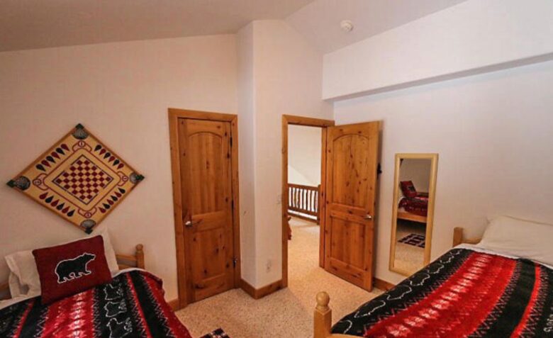 Guest room