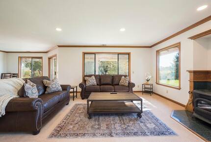 Home Exchange in San Miguel, CA living room with lush leather couches