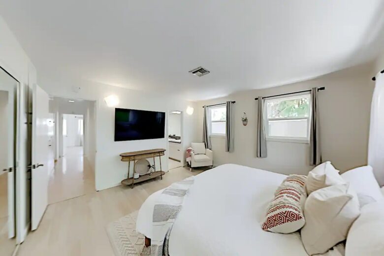 Home Exchange in Palm Springs, CA king bedroom 1 with flat screen tv
