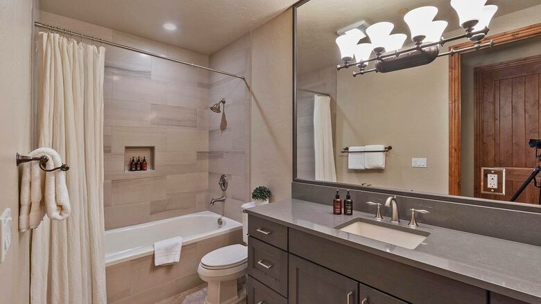 Home Exchange in Steamboat Springs, CO King bedroom #4 bath