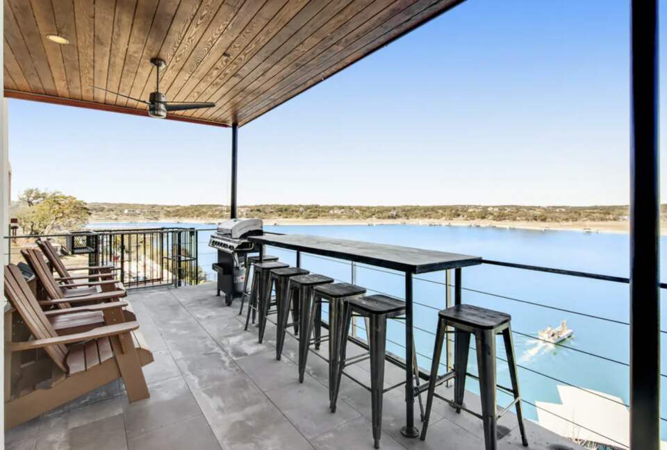 Home Exchange in Austin, TX patio with bar seating