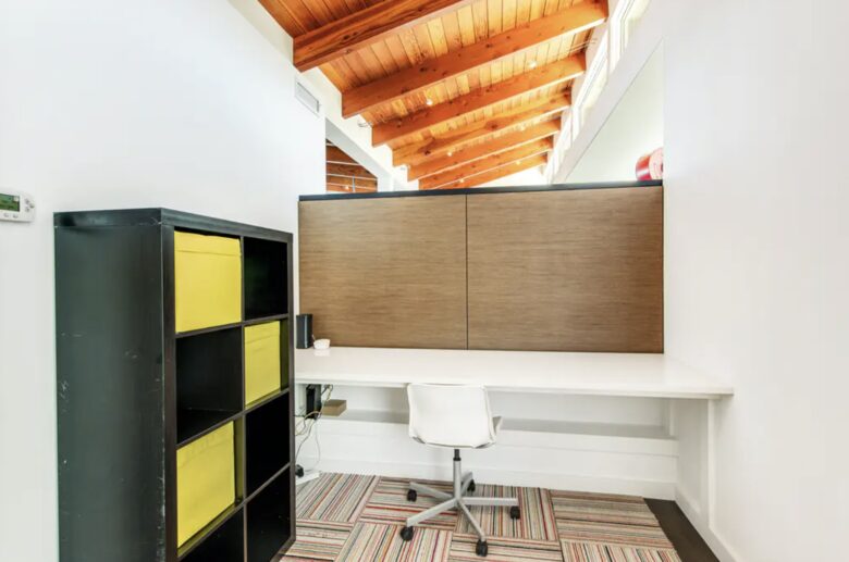 Home Exchange in Austin, TX semi-private office space