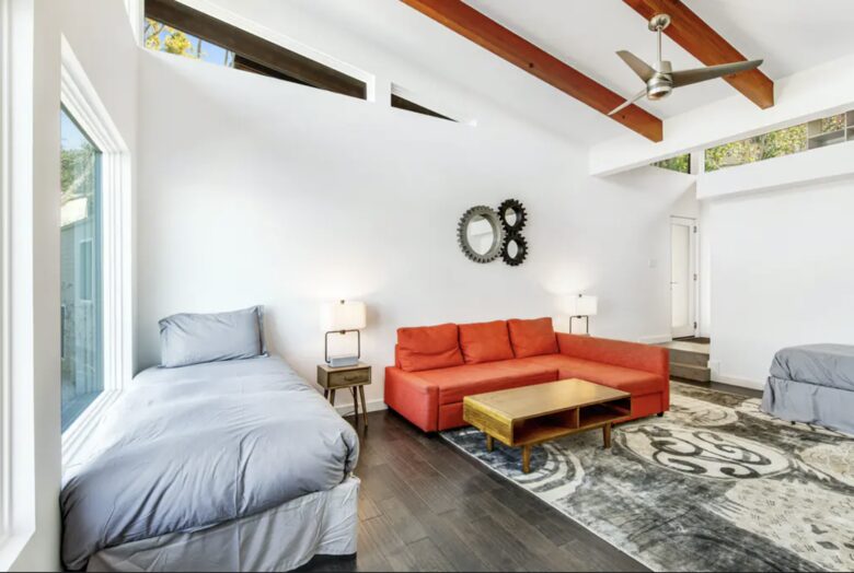 Home Exchange in Austin, TX bonus room with 2 beds and television