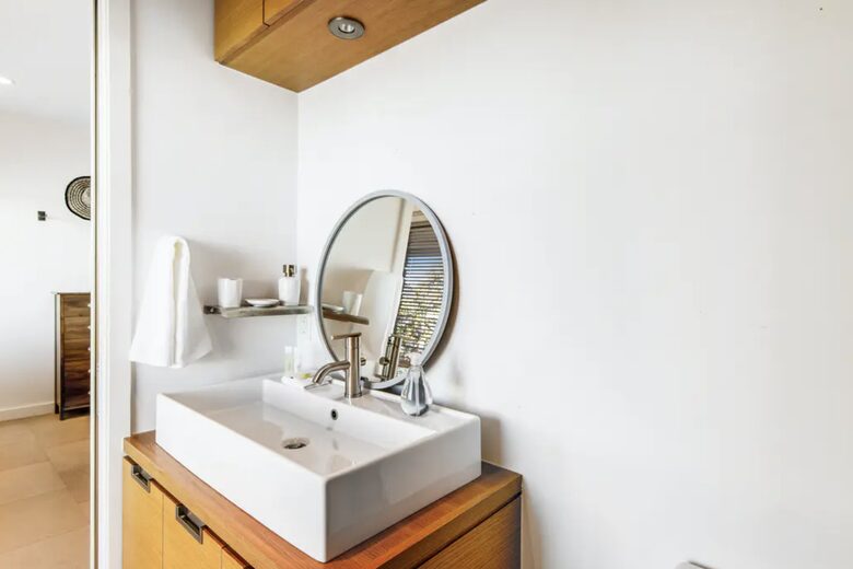 Home Exchange in Austin, TX modern third guest bedroom ensuite