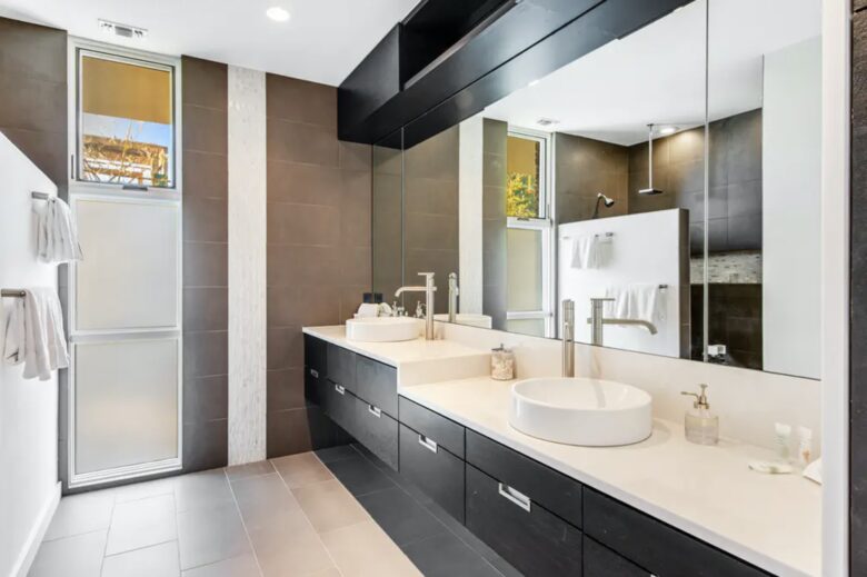 Home Exchange in Austin, TX master suite bathroom