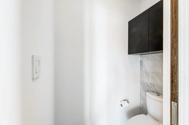 Home Exchange in Austin, TX master ensuite toilet closet