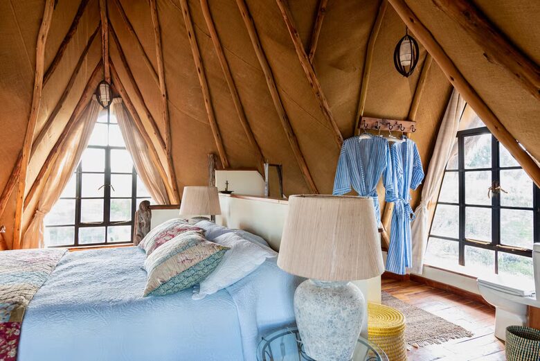 The Round House and Bunk Room at Olepangi Farm - full board - Mt. Kenya - Timau, Kenya