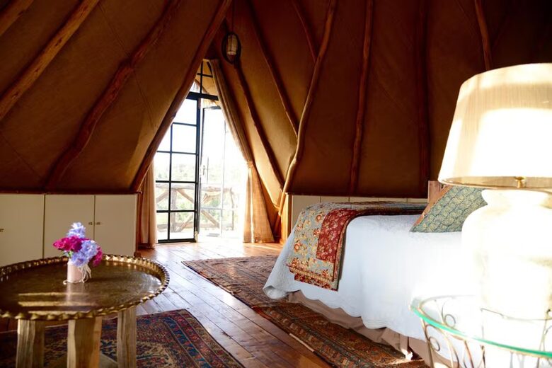 The Round House and Bunk Room at Olepangi Farm - full board - Mt. Kenya - Timau, Kenya