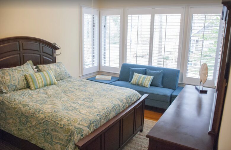 Guest room