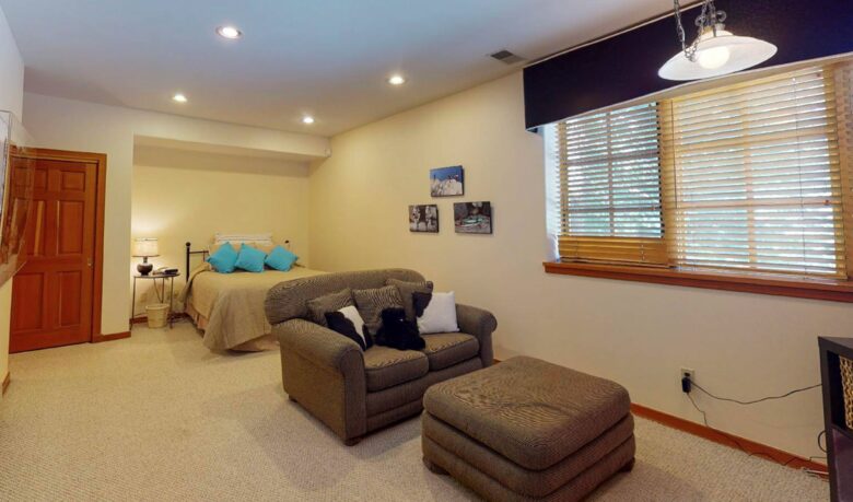 Guest room