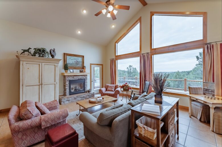 Home Exchange in Orderville, UT, family room with vaulted ceilings