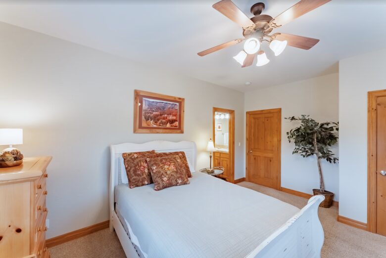 Home Exchange in Orderville, UT, master bedroom with plenty of room