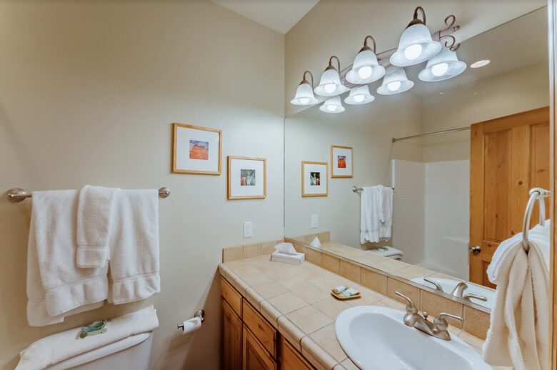Home Exchange in Orderville, UT, guest bathroom 2
