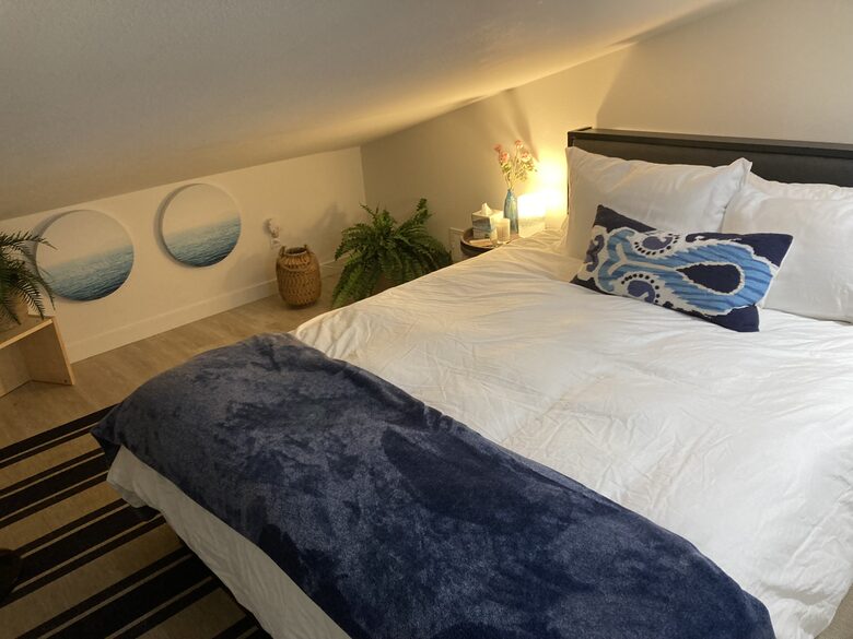 Warm down bedding used during Winter season.