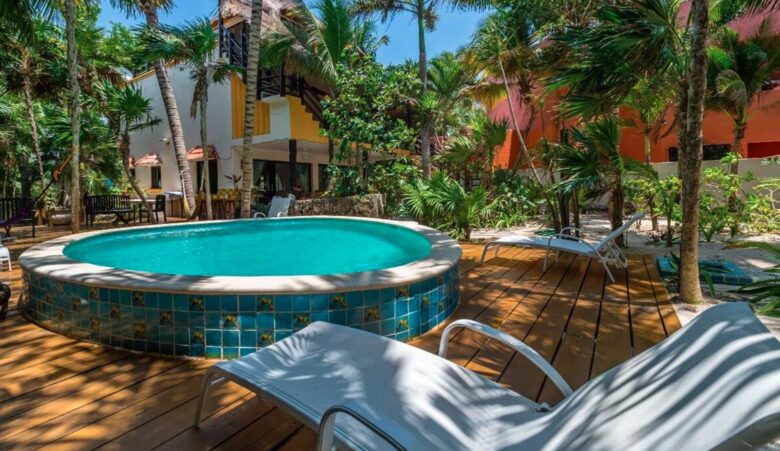 Private pool