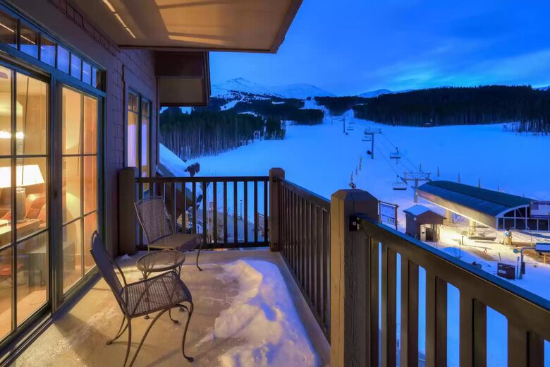 Balcony with view of peak 7