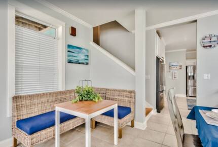 Breakfast nook