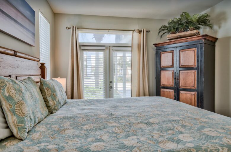 Guest room