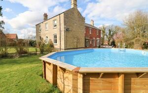 The Coach House - Burton Le Coggles, United Kingdom