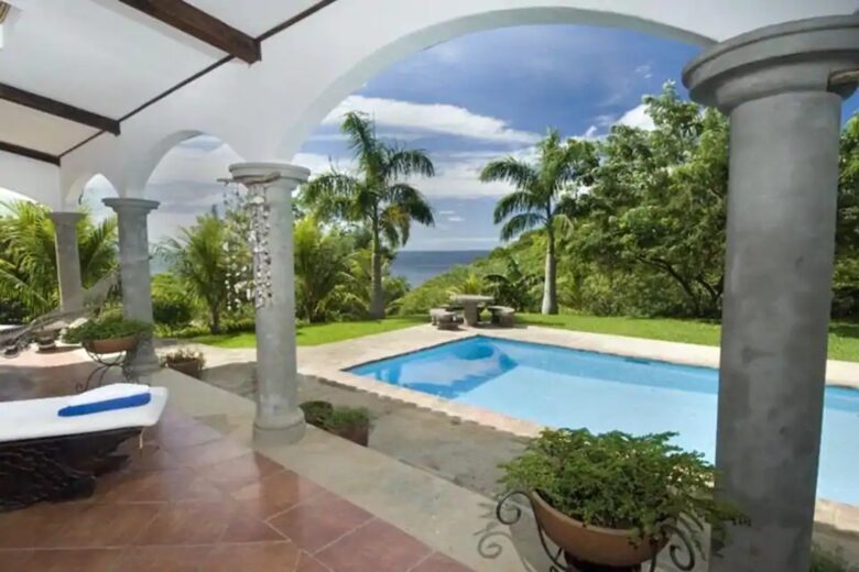 Troca de casas em Tola, Rivas, Nicarágua: vista para a piscina e para o mar
