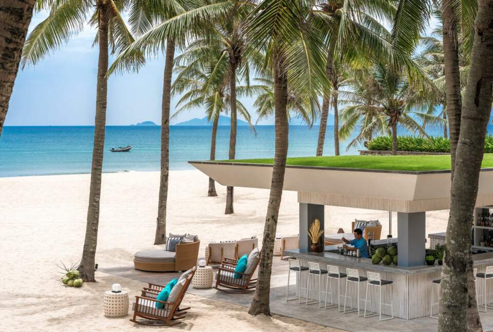 Beachfront bar and lounge