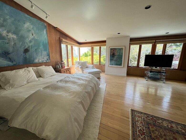 Home Exchange in Berkeley, CA master suite