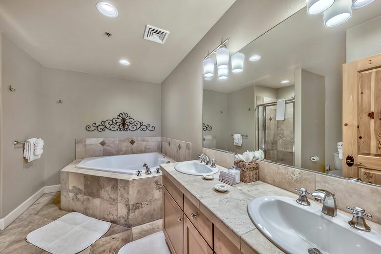 The Residence at Northstar (Tahoe 3 Bedroom Villa -Steps to Gondola) - Truckee, California