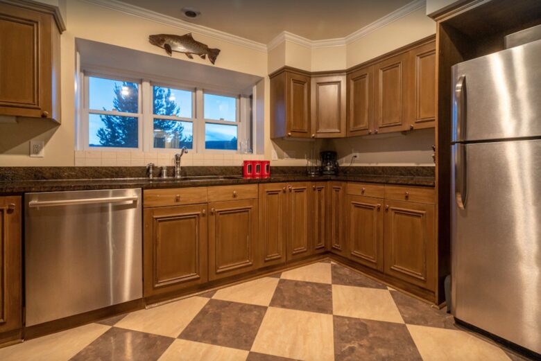Gourmet kitchen