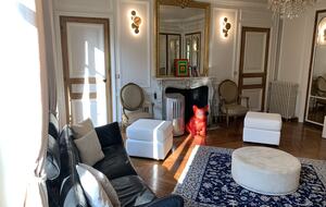 Elegant Matignon Flat - Paris, France