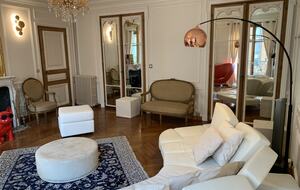 Elegant Matignon Flat - Paris, France