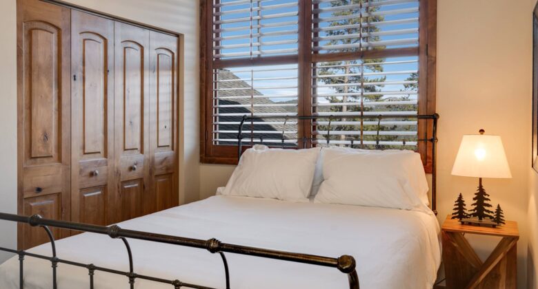 Guest bedroom