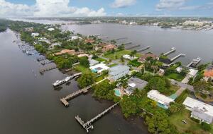 Turtle Cove | Palm Beach Waterfront Home - Lantana, Florida