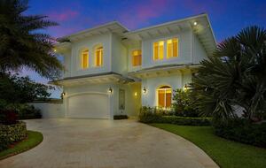 Turtle Cove | Palm Beach Waterfront Home - Lantana, Florida