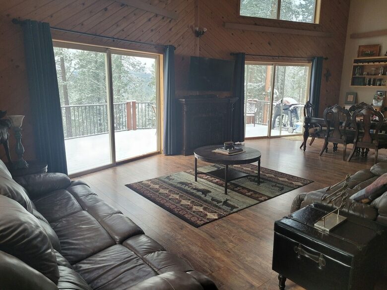Home Exchange in Lead, SD open concept living and dining room