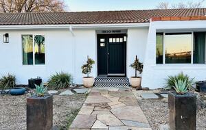 Lavish Healdsburg Home - Walk to Downtown! - Healdsburg, California