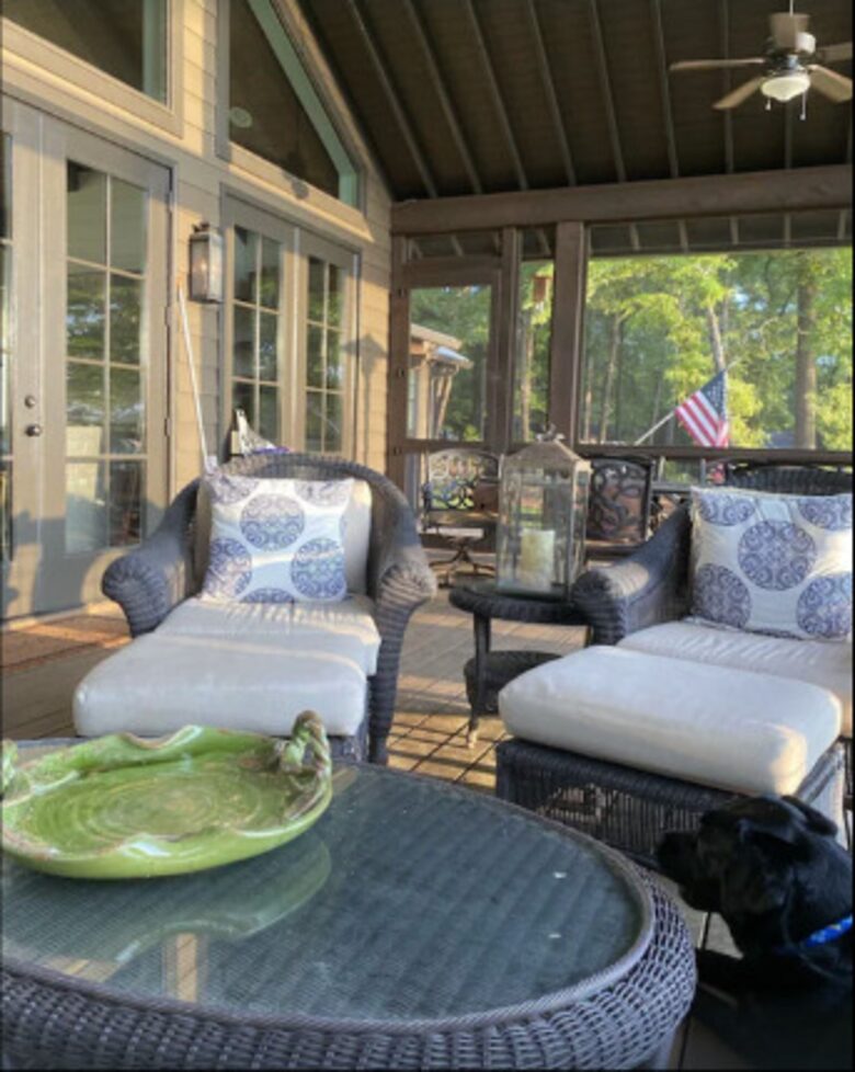 Screened-in porch