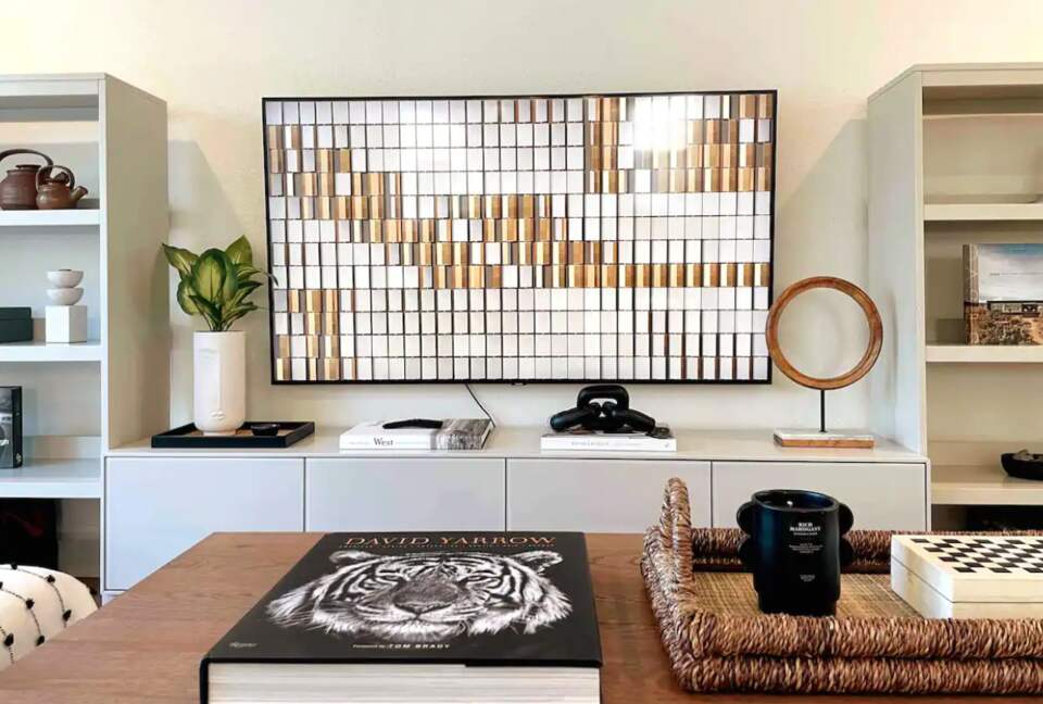Screen TV