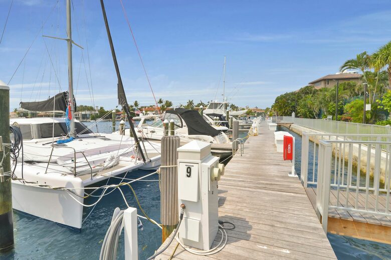 Stunning Beachfront Apartment - Boca Raton, Florida