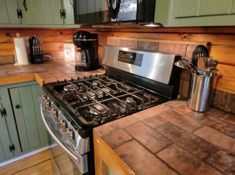Gas stove