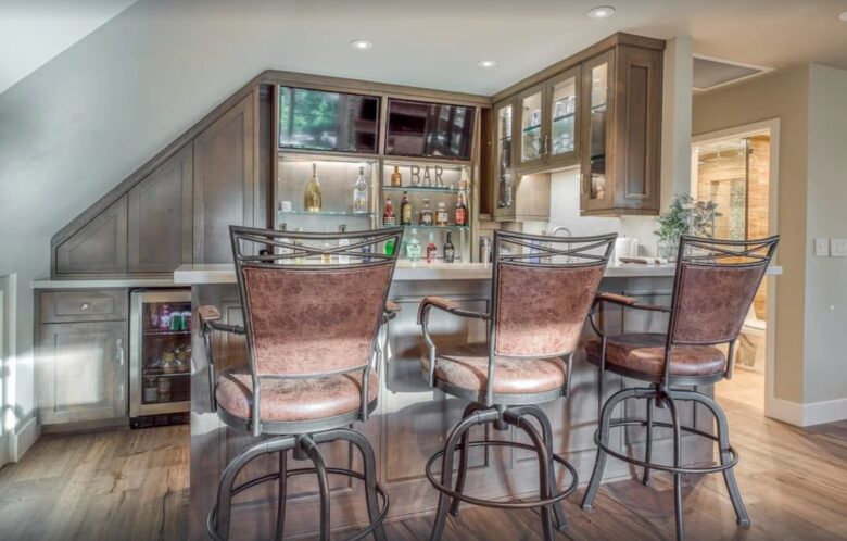 Wet bar