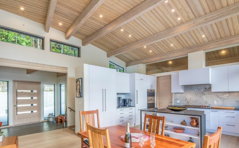 Victoria Modern West Coast Home - Victoria, Canada