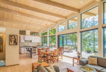 Victoria Modern West Coast Home - Victoria, Canada